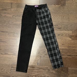 BNWT Edikted Black Plaid Mom Jeans